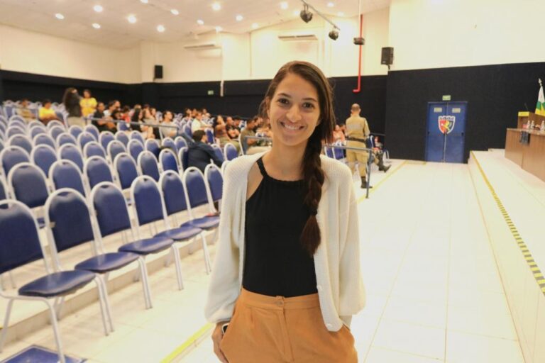 Roda de conversa da SMTT reúne especialistas e estudantes em debate sobre segurança para motociclistas
