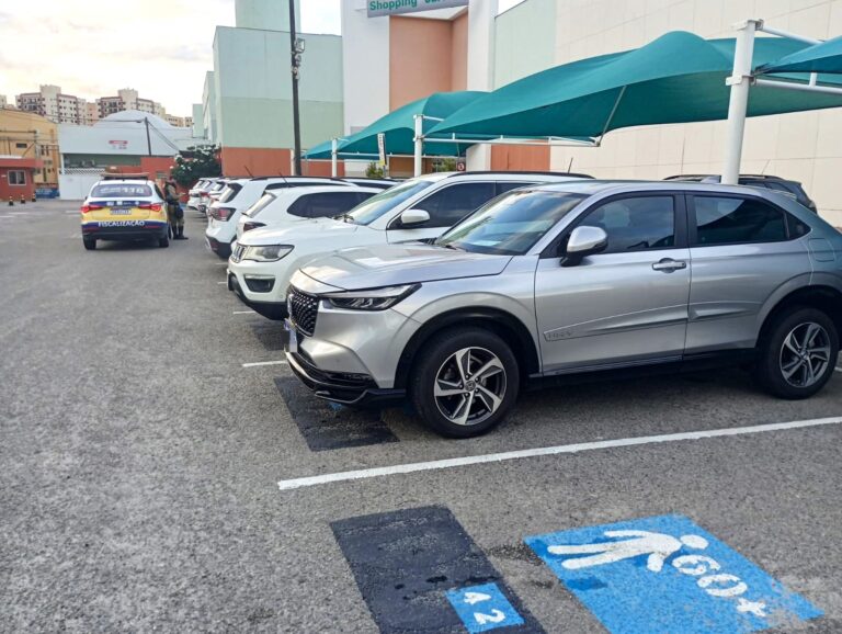 SMTT orienta sobre o uso correto do cartão de estacionamento em vagas especiais
