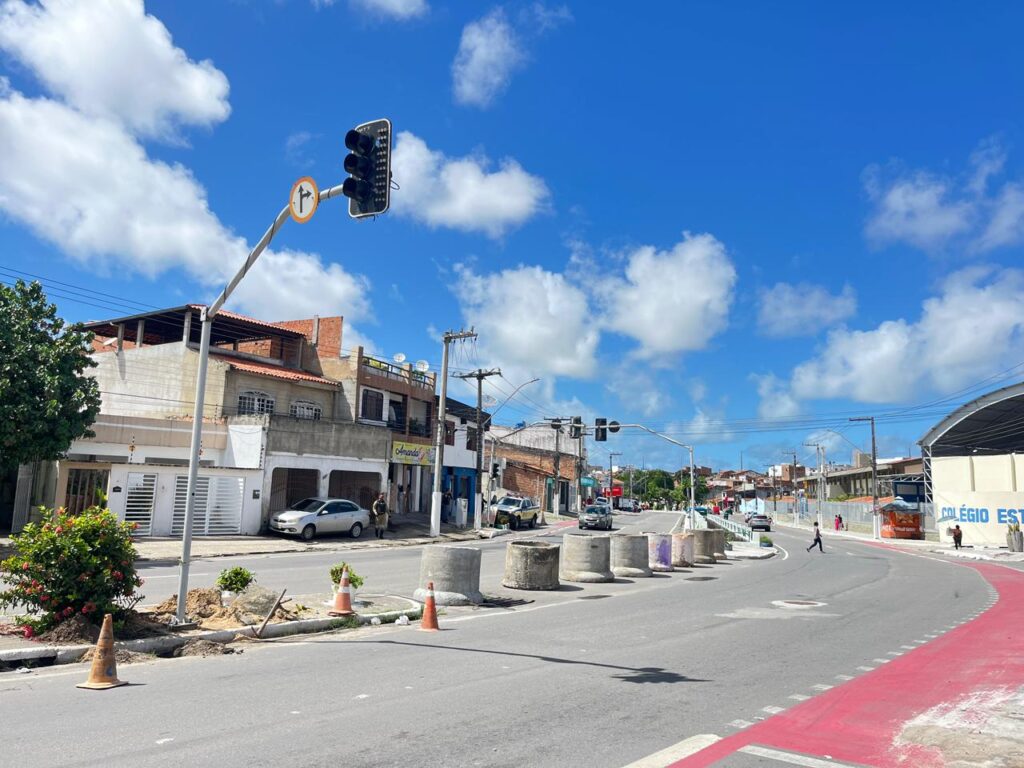SMTT realiza intervenção temporária para substituir cabeamento semafórico na Visconde de Maracaju - SMTT Aracaju