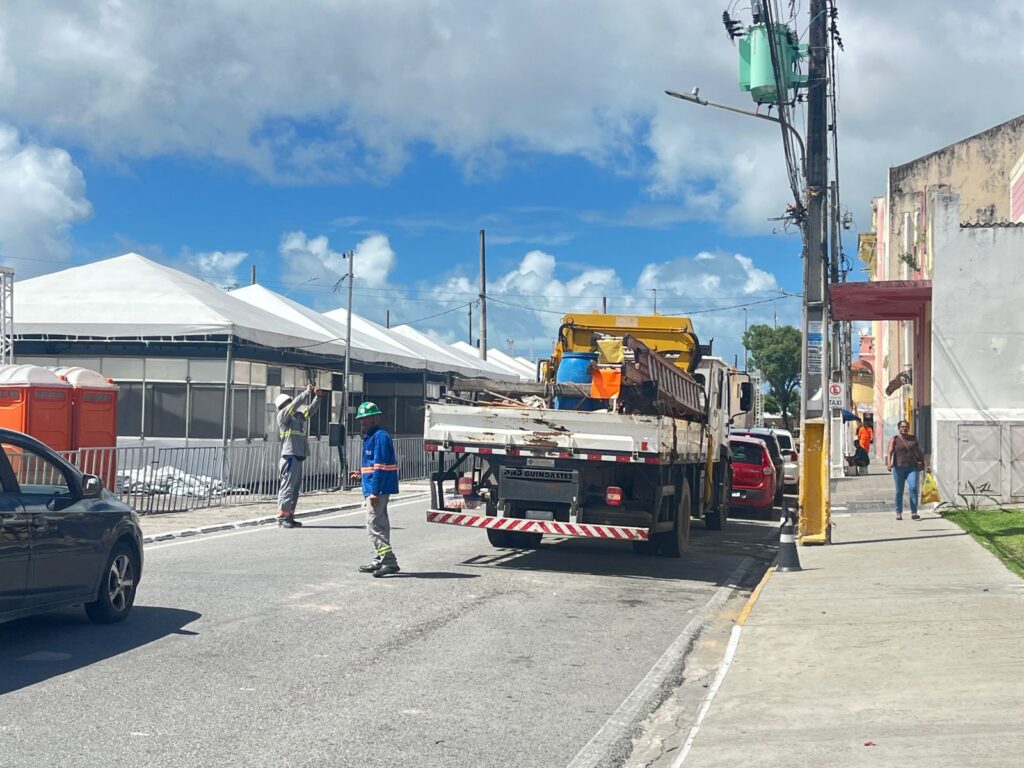 SMTT informa interdição temporária de estacionamento em trecho da avenida Coelho e Campos - SMTT Aracaju