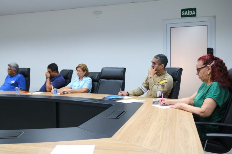 Prefeitura reúne órgãos para tratar redução dos sinistros com motociclistas em Aracaju