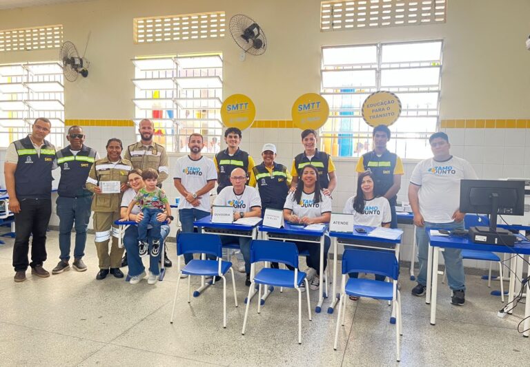 Moradores do Siqueira Campos aproveitam serviços da SMTT no Tamo Junto Aracaju