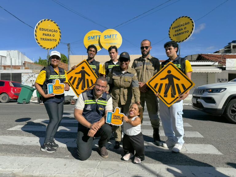 Moradores do Siqueira Campos aproveitam serviços da SMTT no Tamo Junto Aracaju