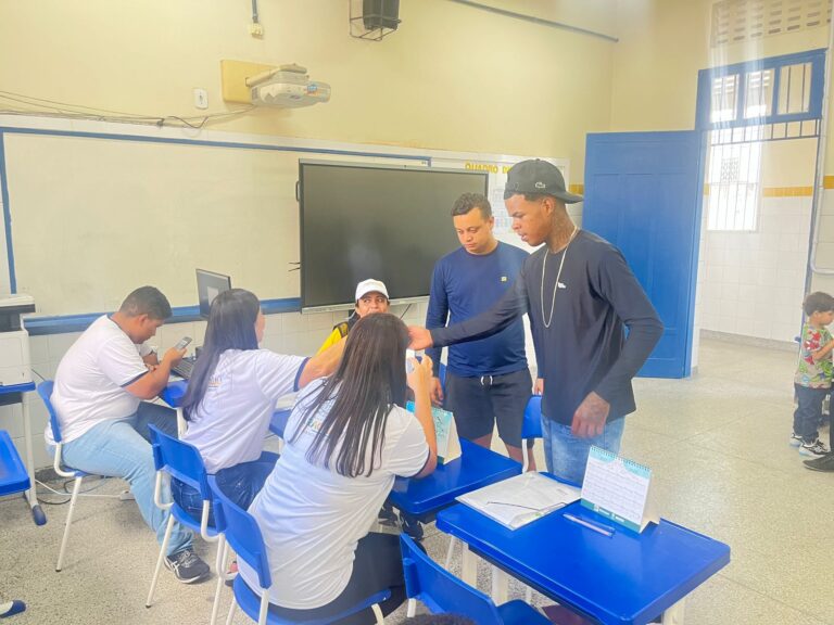 Moradores do Siqueira Campos aproveitam serviços da SMTT no Tamo Junto Aracaju