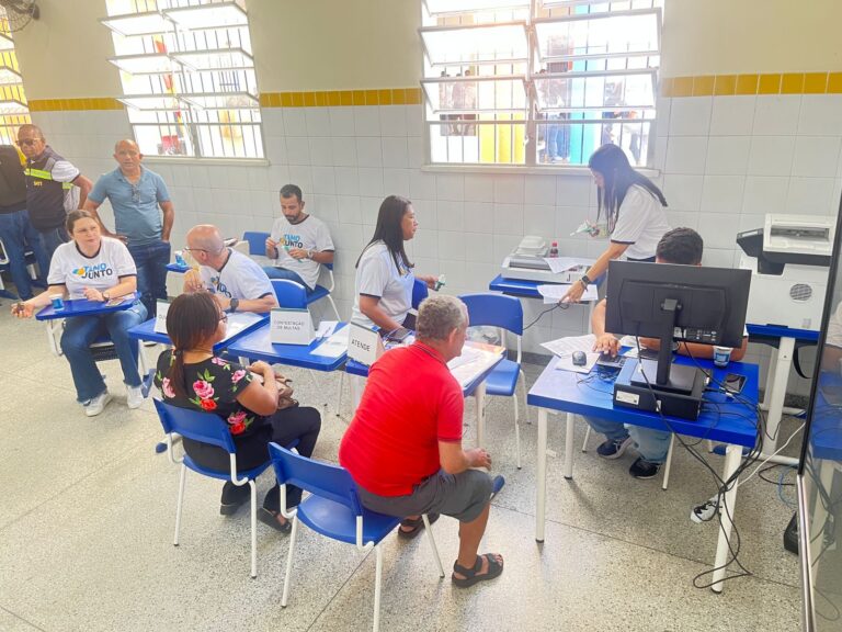 Moradores do Siqueira Campos aproveitam serviços da SMTT no Tamo Junto Aracaju