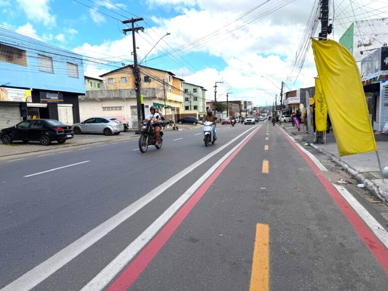 Prefeitura revitaliza sinalização da avenida Santa Gleide e amplia segurança viária