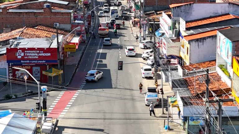 Prefeitura revitaliza sinalização da avenida Santa Gleide e amplia segurança viária