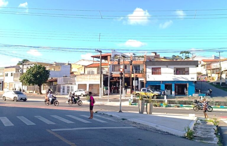 Prefeitura reativa semáforo na avenida Visconde de Maracaju após modernização do equipamento