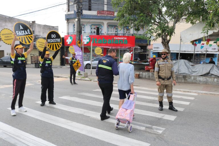 Forró na Faixa: SMTT dá continuidade às ações educativas sobre travessia segura na avenida Gasoduto