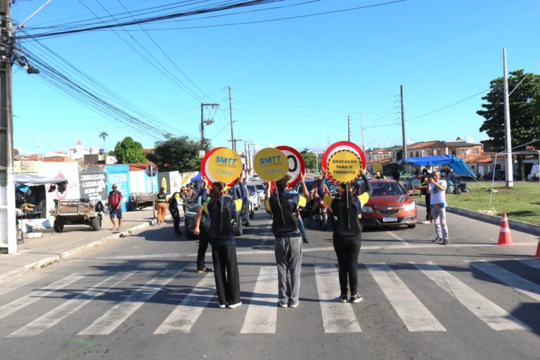 Forró na Faixa: SMTT fecha semana com ações educativas sobre travessia segura na avenida Santa Gleide