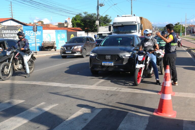 Forró na Faixa: SMTT fecha semana com ações educativas sobre travessia segura na avenida Santa Gleide
