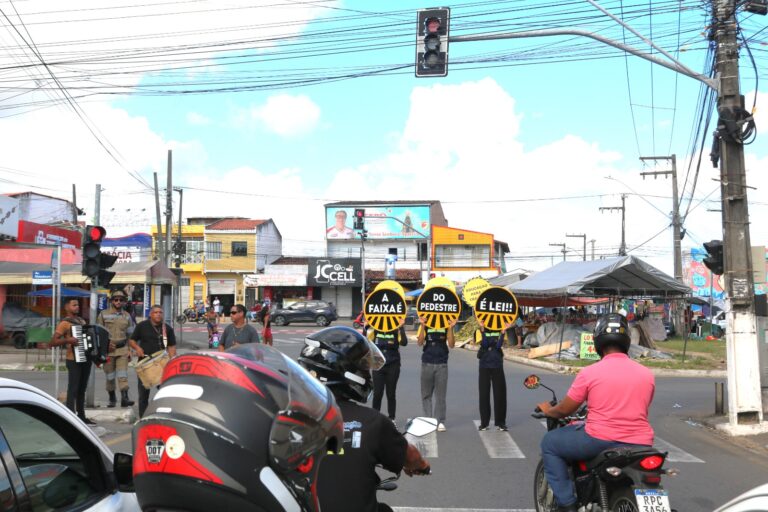 Forró na Faixa: SMTT fecha semana com ações educativas sobre travessia segura na avenida Santa Gleide