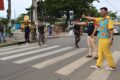 Forró na faixa: SMTT leva conscientização sobre segurança no trânsito ao bairro Santos Dumont