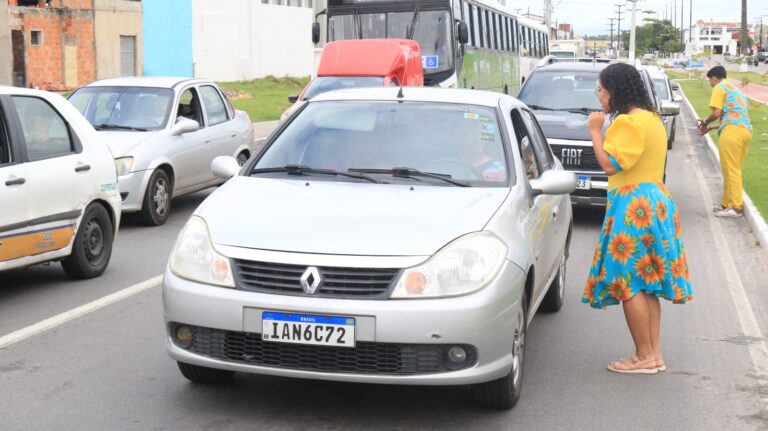 Forró na faixa: SMTT leva conscientização sobre segurança no trânsito ao bairro Santos Dumont