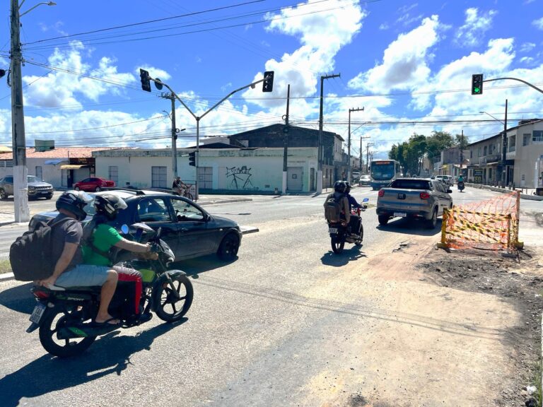 SMTT dá apoio operacional durante obra da Iguá na Av. Alcides Fontes nesta quinta-feira, 9