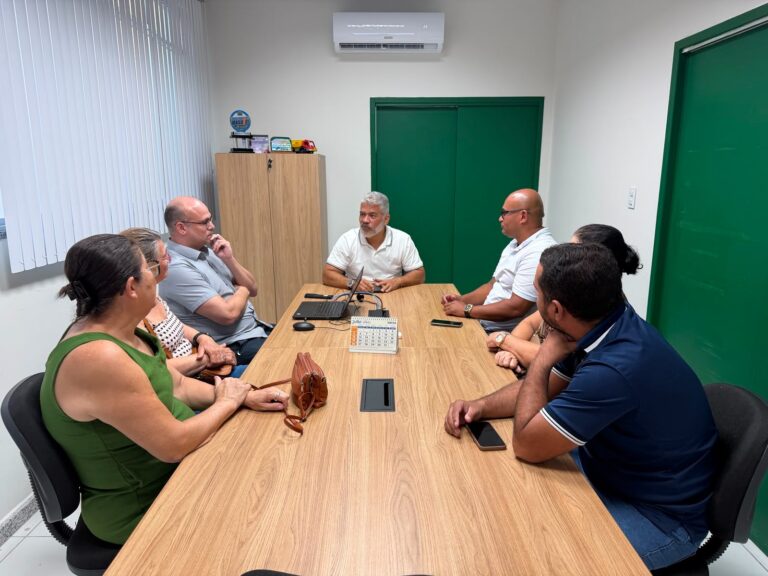 SMTT de Aracaju dialoga com lideranças do Orlando Dantas e anuncia melhorias viárias na região