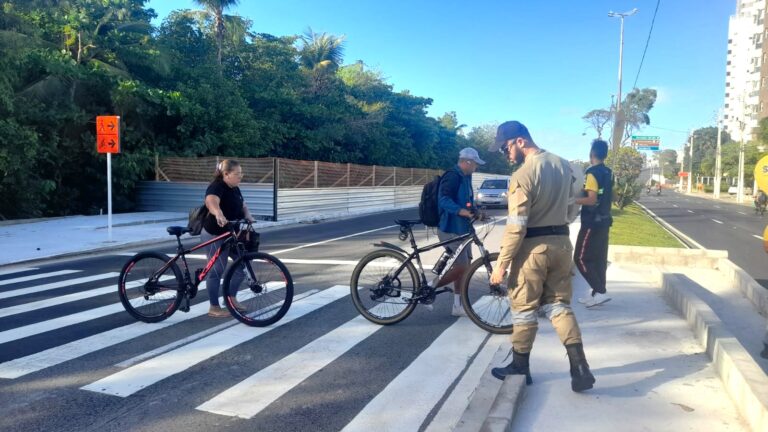 SMTT leva conscientização sobre travessia segura à avenida Beira Mar