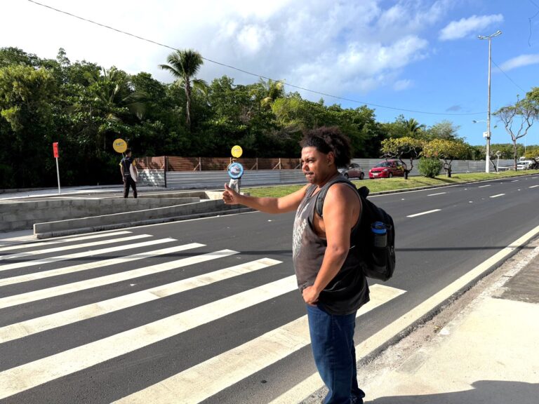 SMTT leva conscientização sobre travessia segura à avenida Beira Mar
