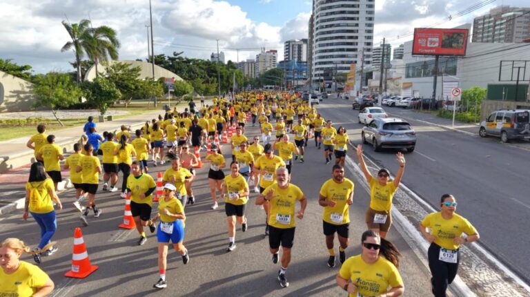 Prefeitura reúne 2 mil corredores na abertura da campanha de respeito à faixa de pedestres