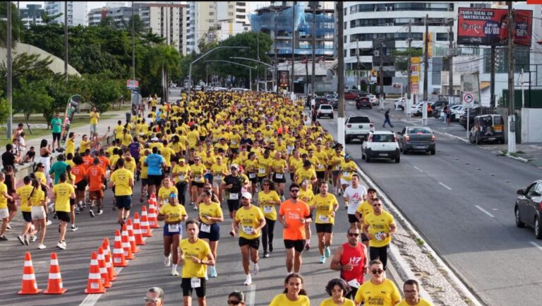 Prefeitura reúne 2 mil corredores na abertura da campanha de respeito à faixa de pedestres