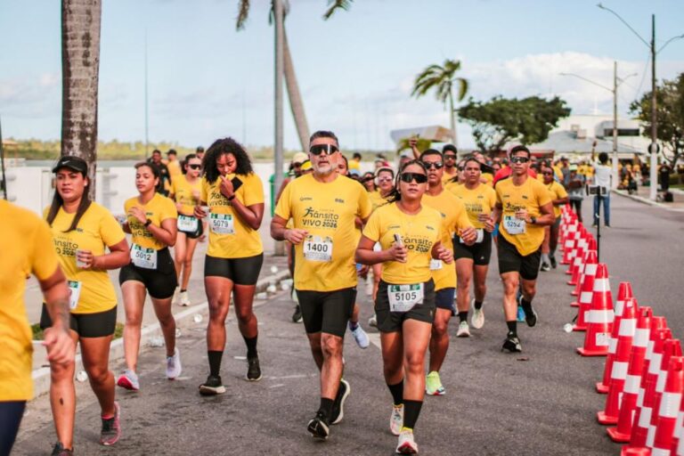 Prefeitura reúne 2 mil corredores na abertura da campanha de respeito à faixa de pedestres