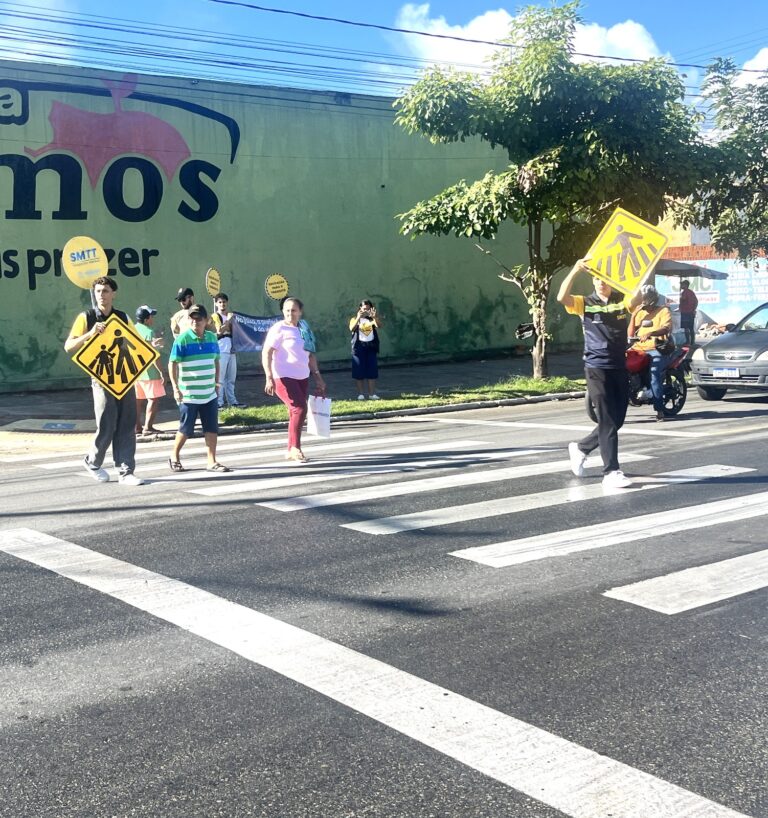 Prefeitura intensifica ações de conscientização nas faixas de pedestre da capital sergipana