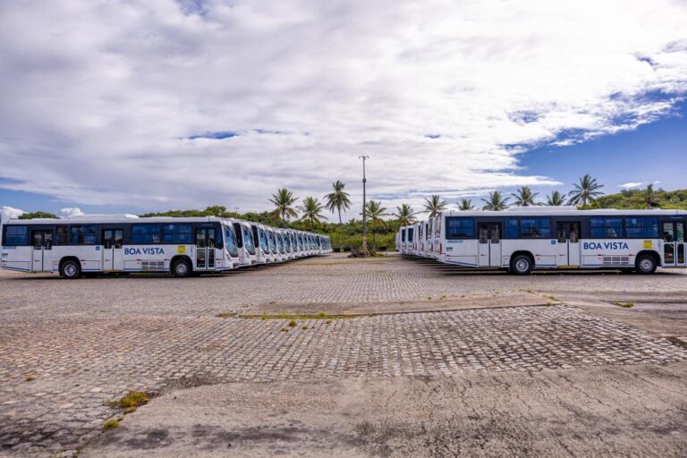 Prefeita Emília anuncia chegada de 35 novos ônibus climatizados para reforçar transporte coletivo