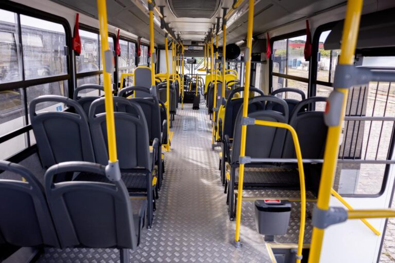 Prefeita Emília anuncia chegada de 35 novos ônibus climatizados para reforçar transporte coletivo