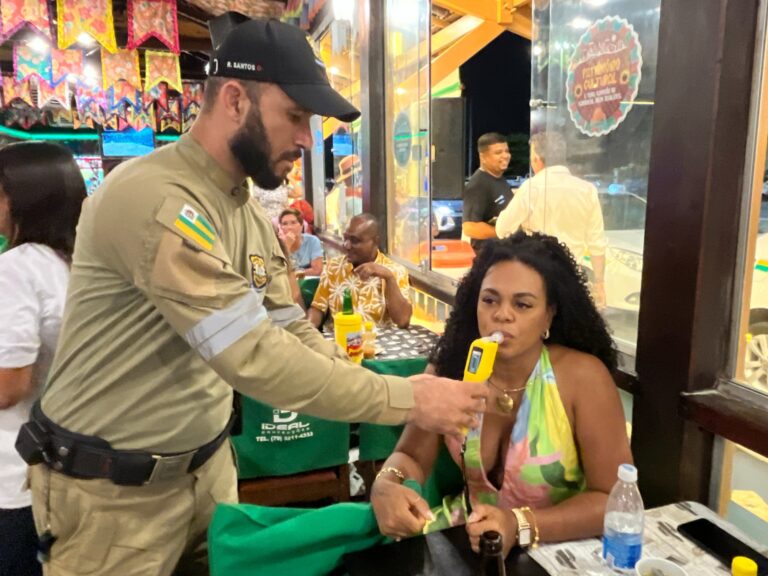 Semana Nacional de Trânsito: SMTT em Movimento encerra programação com ações educativas sobre álcool e direção na Orla de Atalaia