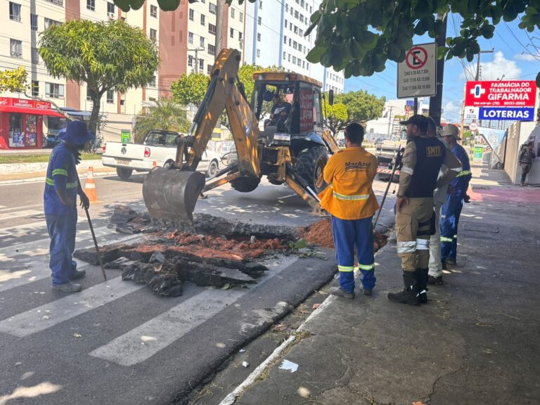 SMTT orienta condutores durante reparo na Av. Gonçalo Rollemberg Leite