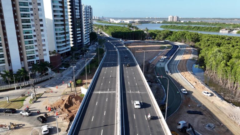 SMTT orienta sobre novo acesso à avenida Tancredo Neves pelo Complexo Maria do Carmo