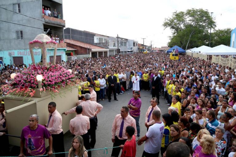 SMTT realiza bloqueio temporário durante a Procissão de Nossa Senhora Aparecida