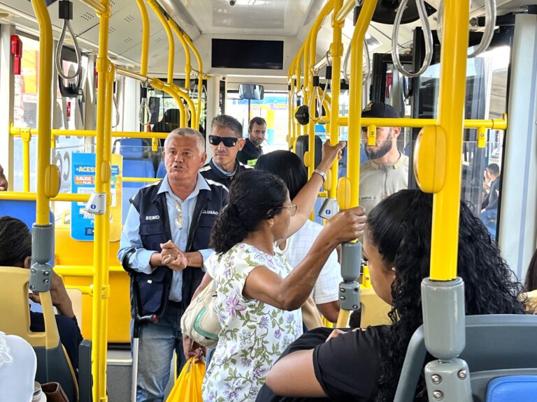 Prefeitura de Aracaju realiza ação educativa sobre acessibilidade e inclusão no Terminal do Centro