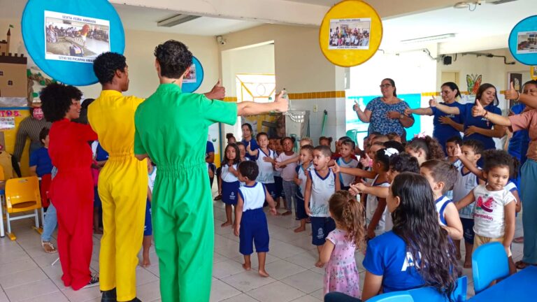 Prefeitura leva ações para crianças e adultos sobre segurança no trânsito em escolas e empresas da capital