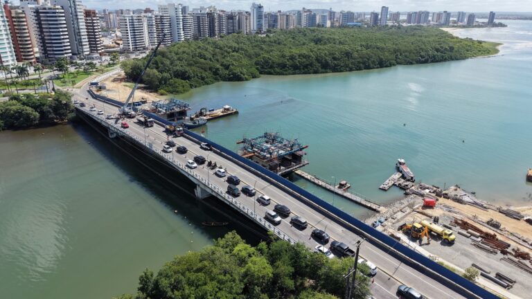 Avanço da obra da Ponte Godofredo Diniz provoca alteração no trânsito neste domingo, 18