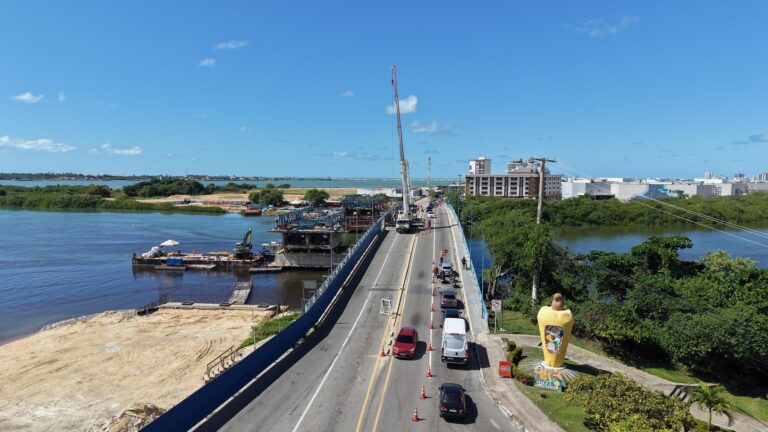 Avanço da obra da Ponte Godofredo Diniz provoca alteração no trânsito neste domingo, 18
