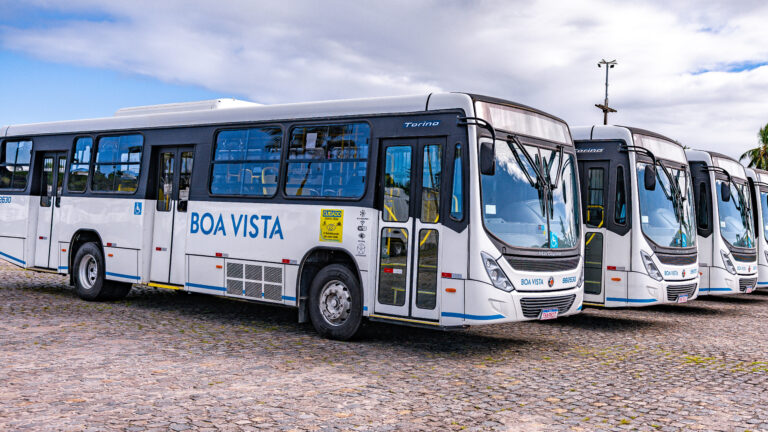 Prefeitura substitui 45 ônibus do transporte coletivo com transferência de sete linhas da Modelo para a Boa Vista