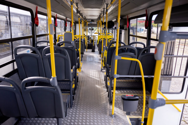 Prefeitura substitui 45 ônibus do transporte coletivo com transferência de sete linhas da Modelo para a Boa Vista