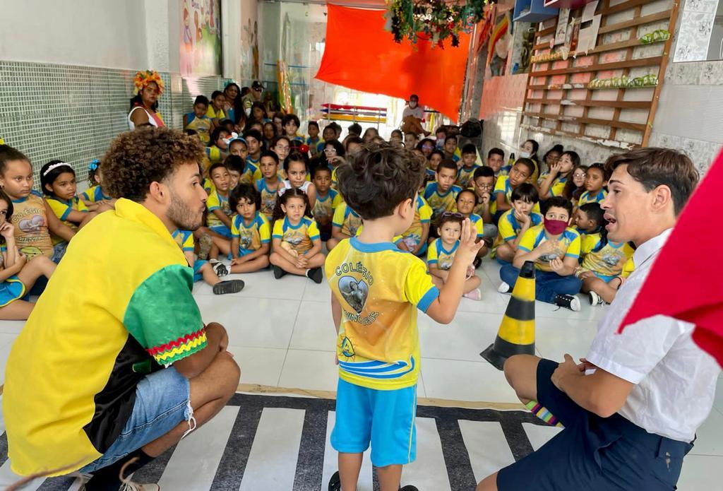 Grupo de teatro da SMTT leva informações sobre trânsito para crianças da capital - SMTT Aracaju