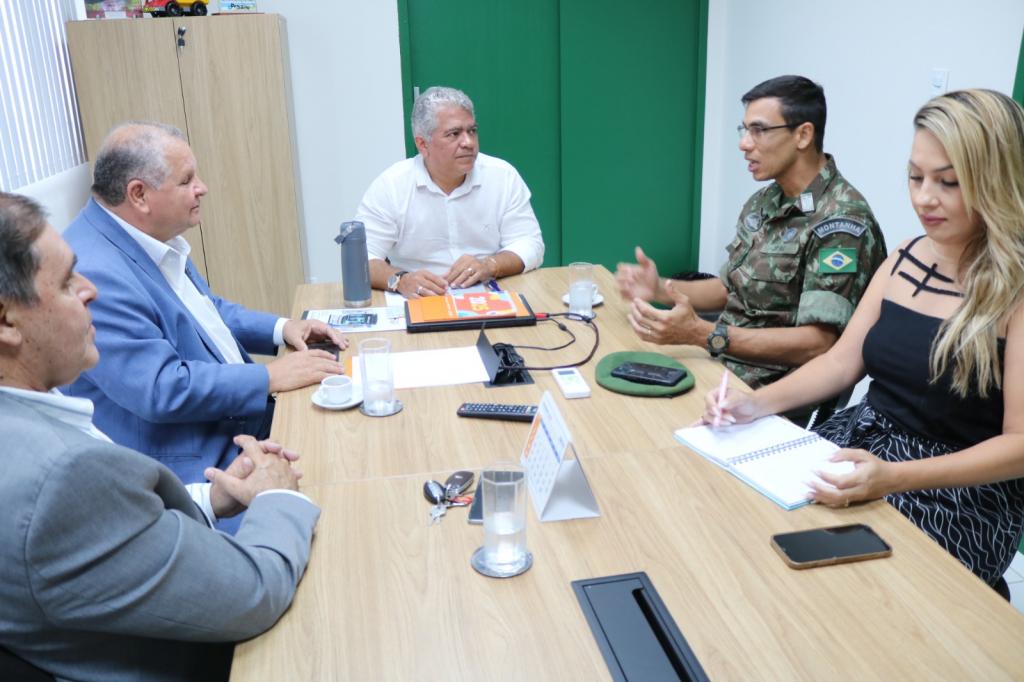 SMTT e 28º BC fortalecem parceria para ações conjuntas - SMTT Aracaju