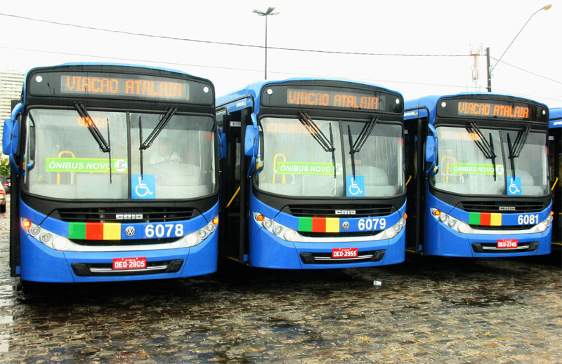 Prefeito entrega mais 30 ônibus novos à população - SMTT Aracaju