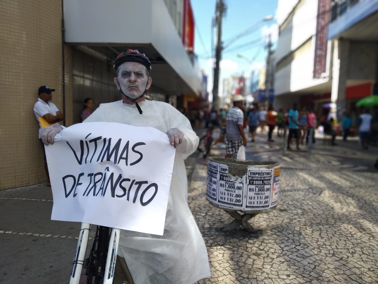 SMTT lembra Dia Mundial em Alusão às Vítimas de Trânsito com ação no Centro - SMTT Aracaju
