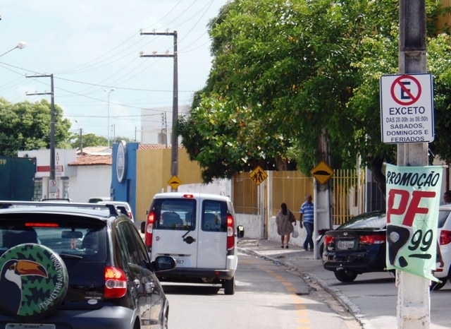 Avenida no bairro Atalaia ganha nova circulação - SMTT Aracaju