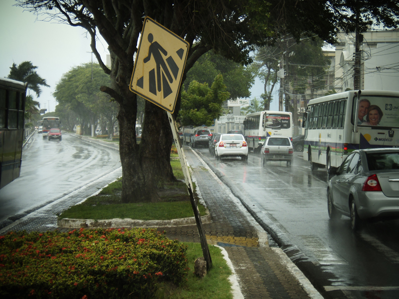 Vandalismo prejudica sinalização viária de Aracaju - SMTT Aracaju
