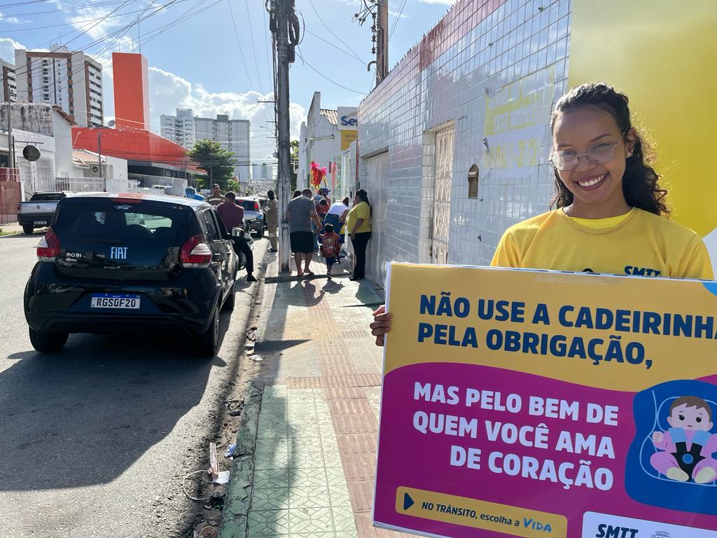 SMTT realiza ação educativa com foco no trânsito seguro para as crianças - SMTT Aracaju