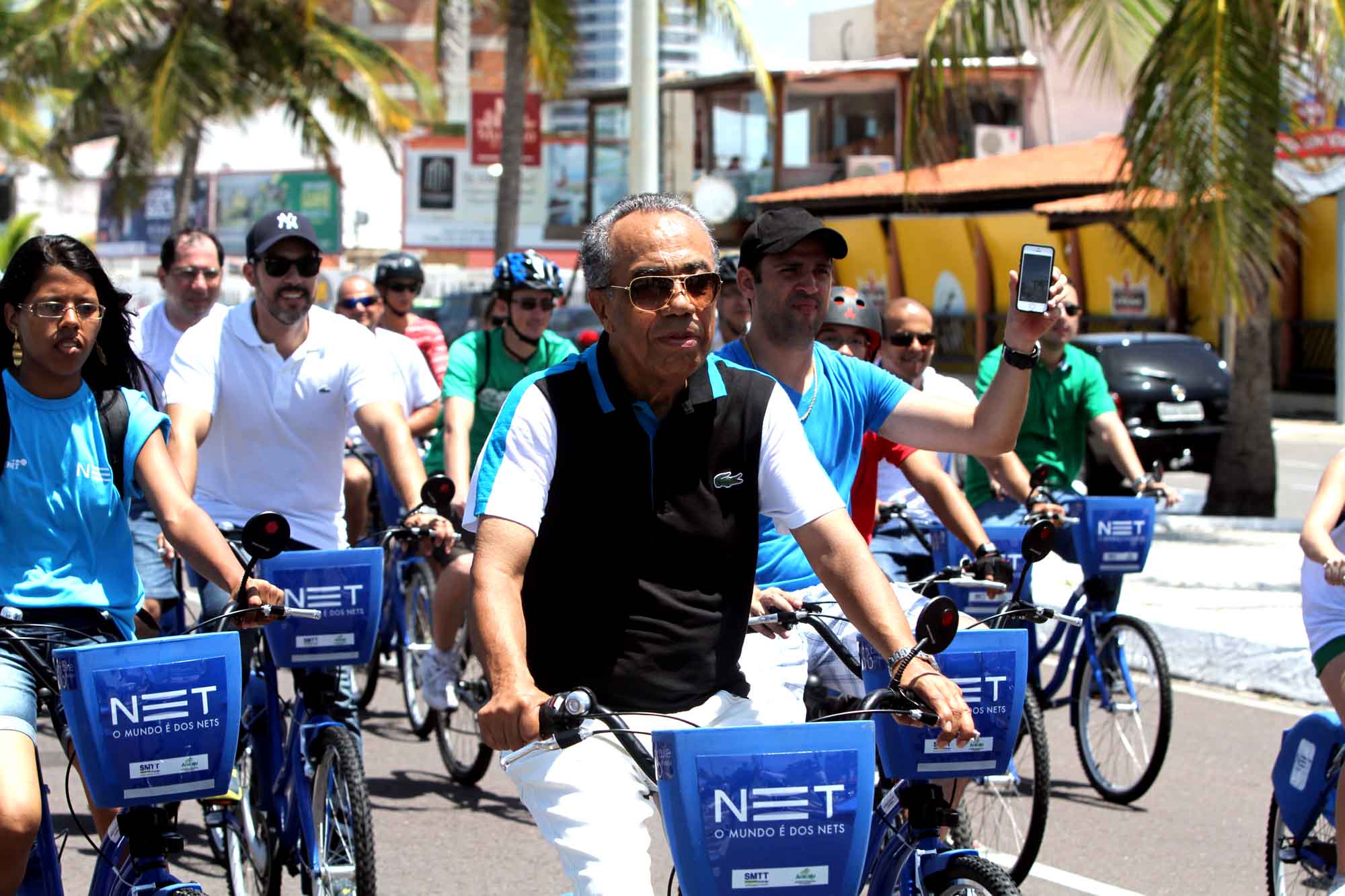 Prefeito entrega o Caju Bike - SMTT Aracaju