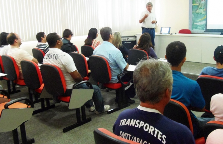Técnicos da SMTT se capacitam em sinalização semafórica - SMTT Aracaju