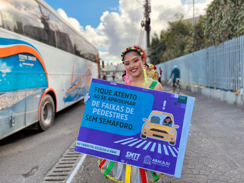 Dia do Pedestre: ação educativa da SMTT reforça importância do respeito à faixa - SMTT Aracaju