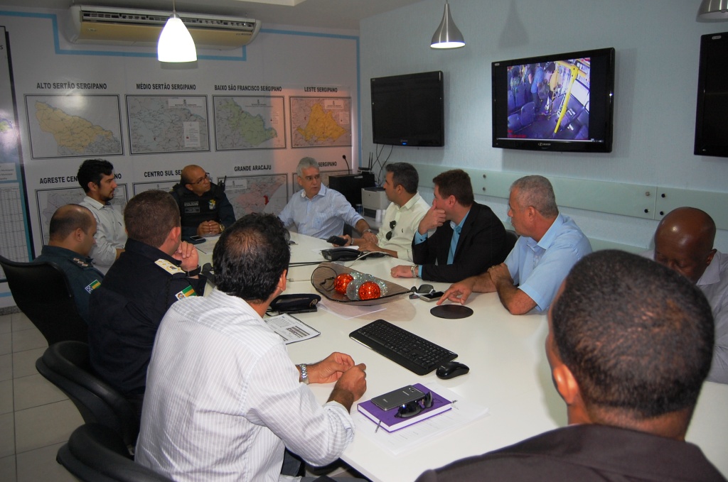 Diretor da SMTT debate segurança no transporte público com o Comando Geral da PM - SMTT Aracaju