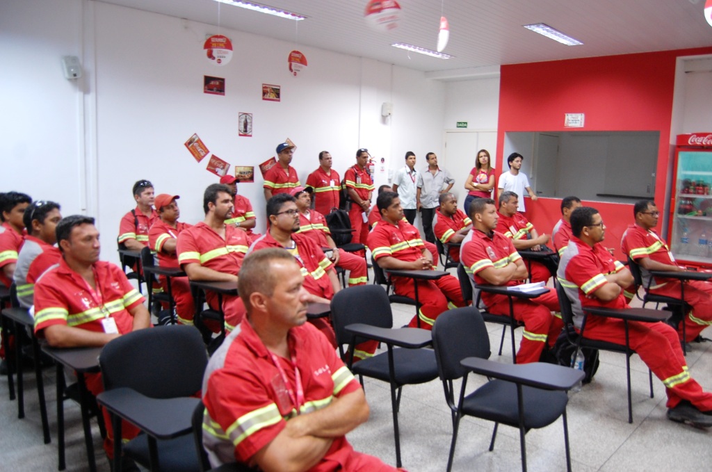 Motoristas de caminhões participam de palestra promovida pela SMTT - SMTT Aracaju